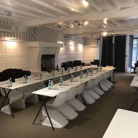 Les Pleiades Hotel-spa-restaurant מלון 4*