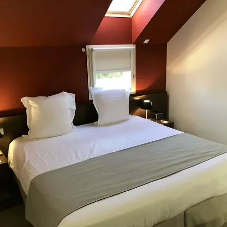 Les Pleiades Hotel-spa-restaurant מלון ברביזון