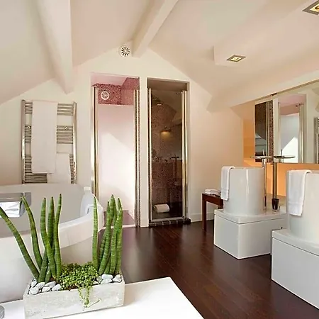 Les Pleiades Hotel-spa-restaurant Hotel 4*